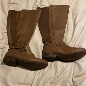 Riding boots. Extra wide calf brown